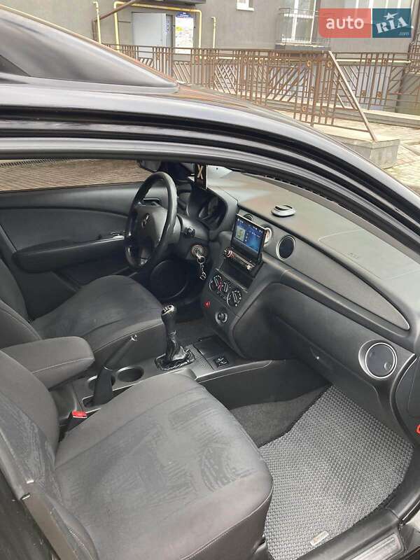 Позашляховик / Кросовер Mitsubishi Outlander 2003 в Івано-Франківську