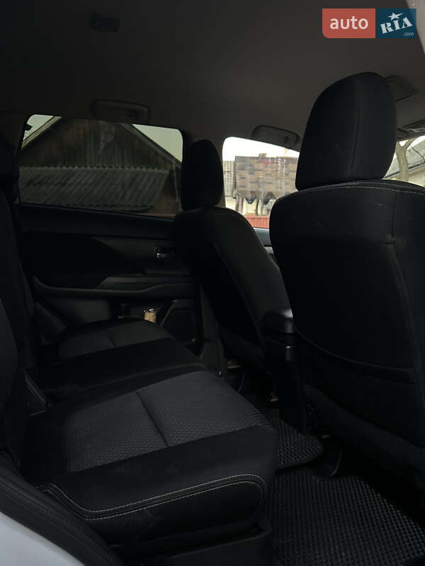 Внедорожник / Кроссовер Mitsubishi Outlander 2018 в Берегомете фото 9 Внедорожник / Кроссовер Mitsubishi Outlander 2018 в Берегомете