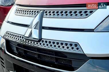 Позашляховик / Кросовер Mitsubishi Outlander 2018 в Києві