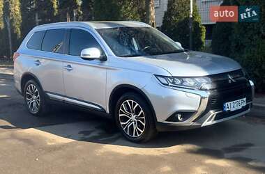 Позашляховик / Кросовер Mitsubishi Outlander 2016 в Глевасі