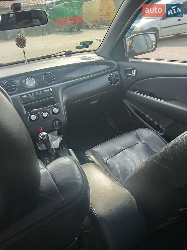 Внедорожник / Кроссовер Mitsubishi Outlander 2005 в Золочеве