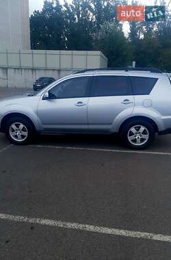 Mitsubishi Outlander 2012