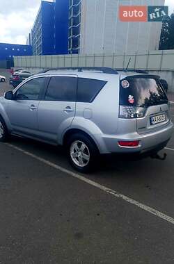 Позашляховик / Кросовер Mitsubishi Outlander 2012 в Києві