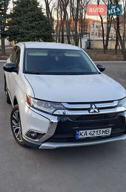 Внедорожник / Кроссовер Mitsubishi Outlander 2015 в Павлограде