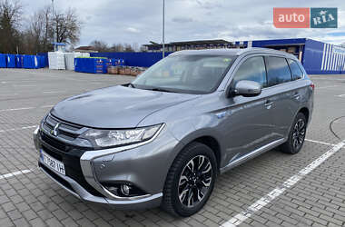 Mitsubishi Outlander 2016