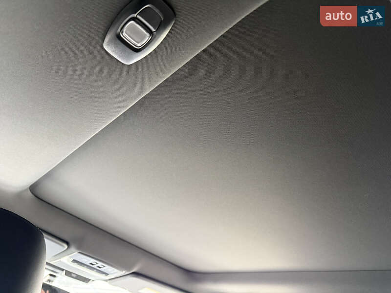 Позашляховик / Кросовер Mitsubishi Outlander 2022 в Києві