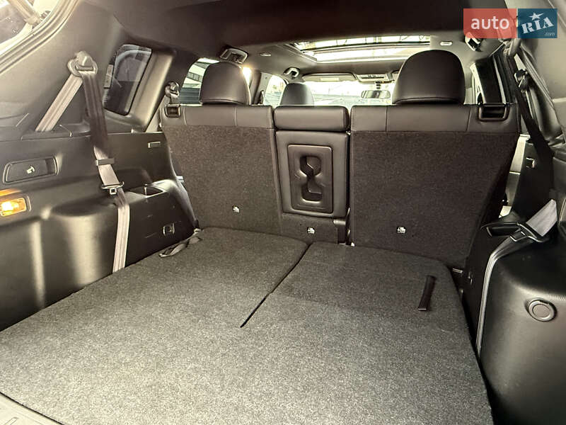 Позашляховик / Кросовер Mitsubishi Outlander 2022 в Києві