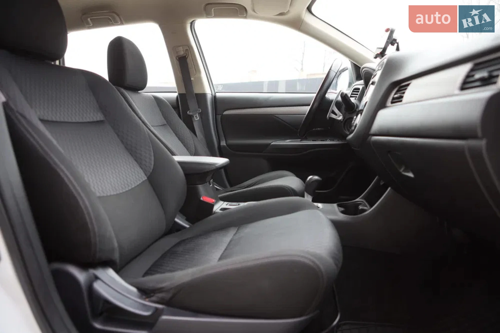 2014 Mitsubishi Outlander - мініатюра 19