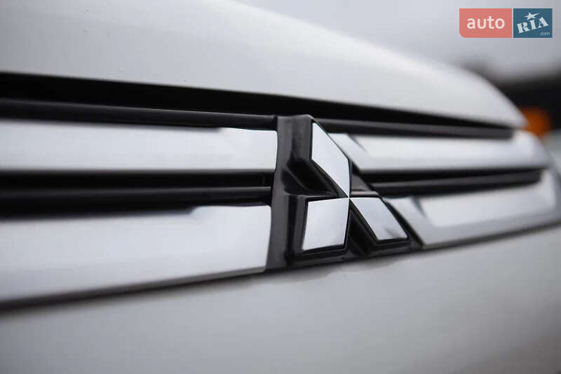 Внедорожник / Кроссовер Mitsubishi Outlander 2014 в Киеве