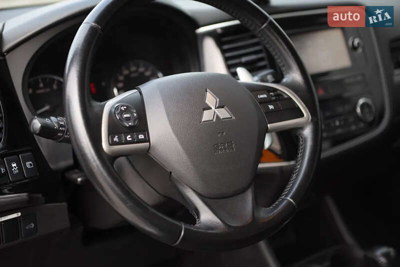 Внедорожник / Кроссовер Mitsubishi Outlander 2014 в Киеве
