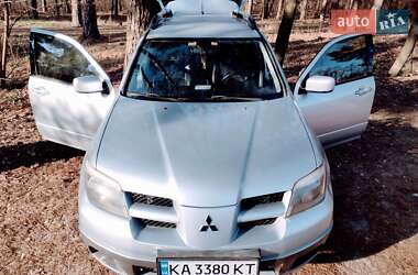 Внедорожник / Кроссовер Mitsubishi Outlander 2003 в Киеве