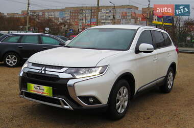 Mitsubishi Outlander 2020