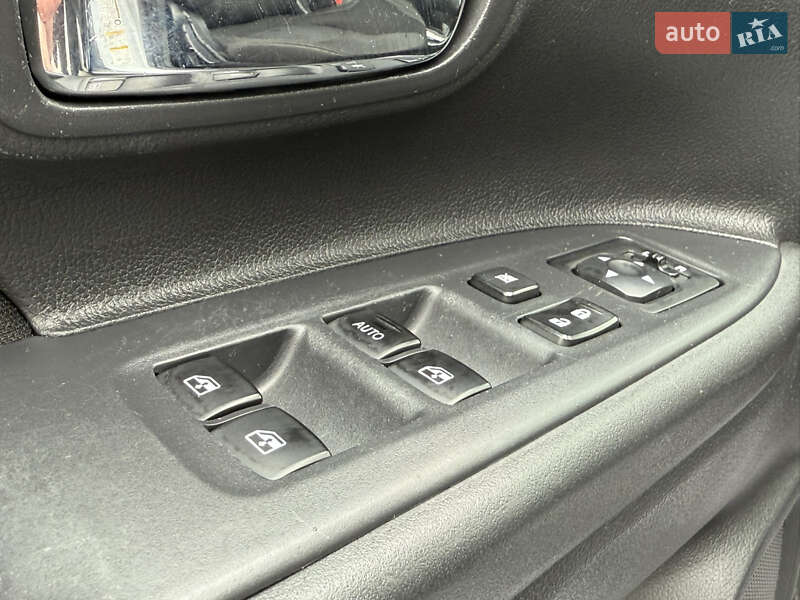 Внедорожник / Кроссовер Mitsubishi Outlander 2017 в Черновцах