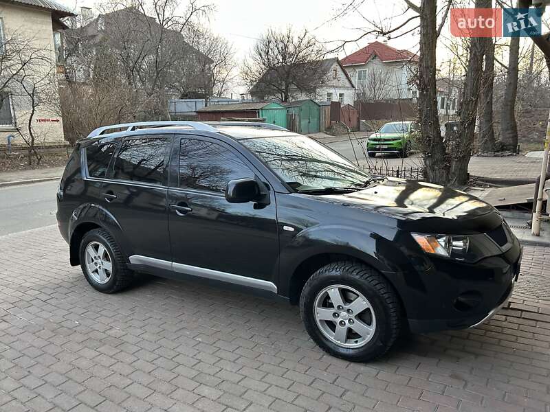 Позашляховик / Кросовер Mitsubishi Outlander 2008 в Києві