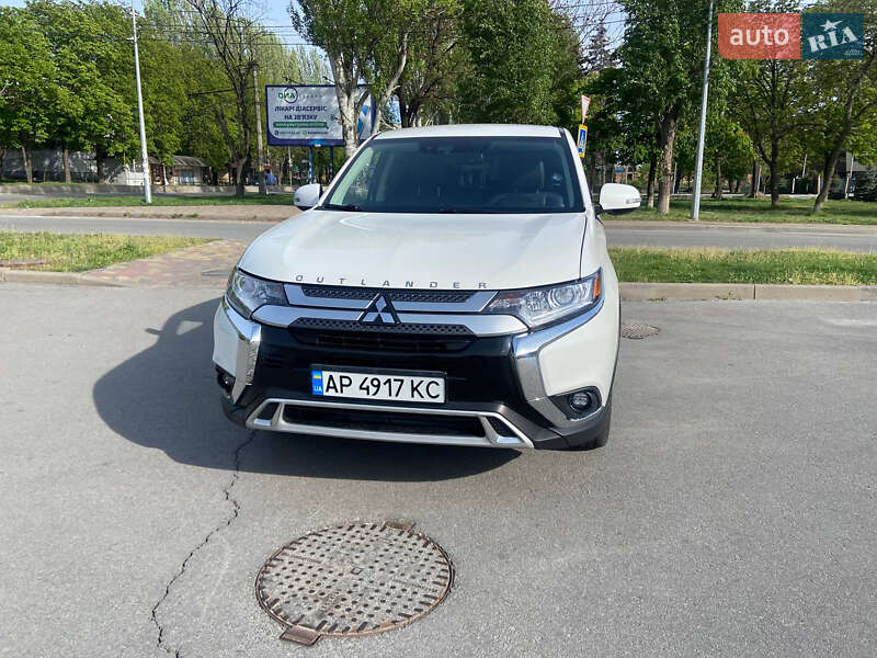 Mitsubishi Outlander 2020