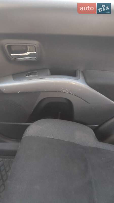 Позашляховик / Кросовер Mitsubishi Outlander 2007 в Коростені
