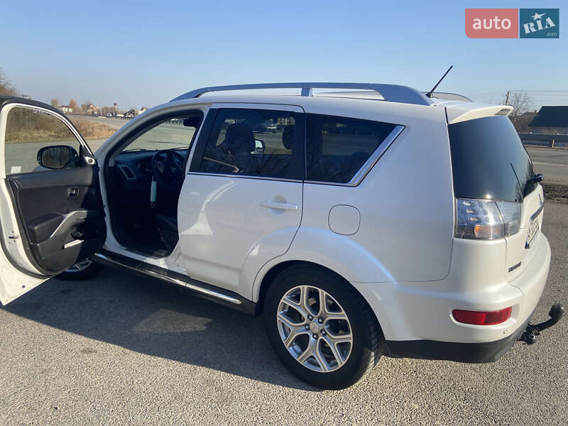 Позашляховик / Кросовер Mitsubishi Outlander 2010 в Житомирі