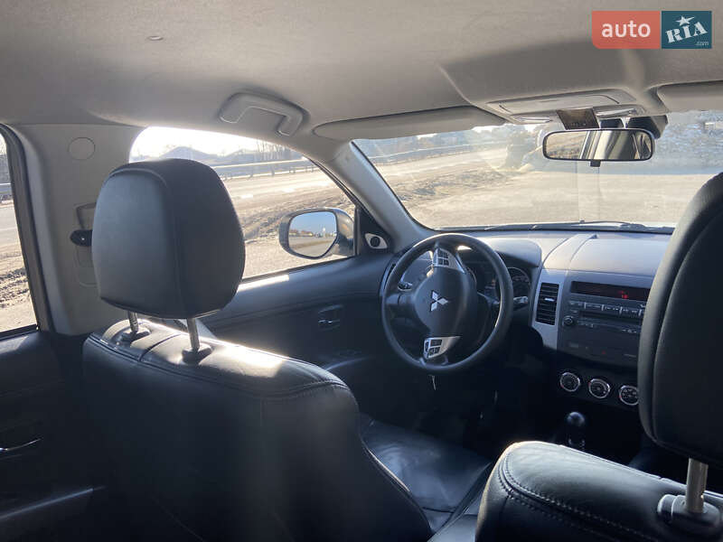 Позашляховик / Кросовер Mitsubishi Outlander 2010 в Житомирі