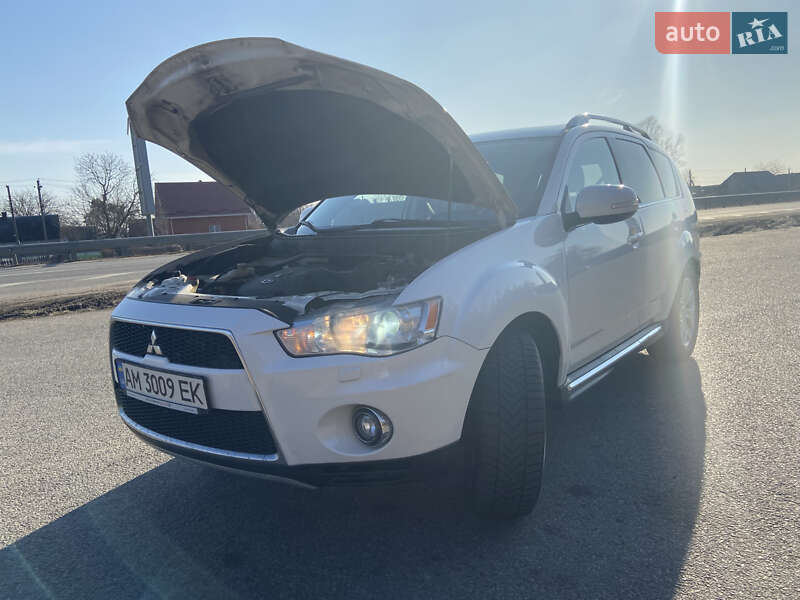 Позашляховик / Кросовер Mitsubishi Outlander 2010 в Житомирі