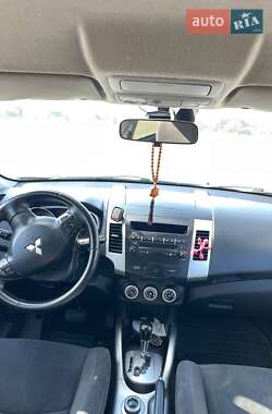 Внедорожник / Кроссовер Mitsubishi Outlander 2008 в 