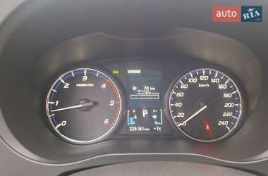 Внедорожник / Кроссовер Mitsubishi Outlander 2015 в Луцке