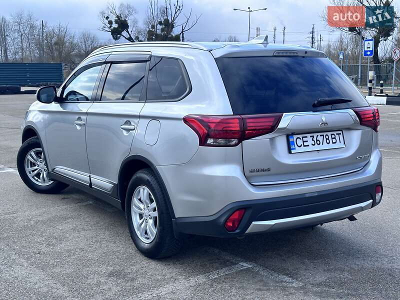 Внедорожник / Кроссовер Mitsubishi Outlander 2018 в Киеве