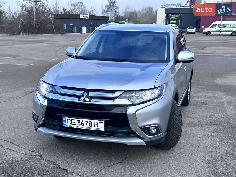 Внедорожник / Кроссовер Mitsubishi Outlander 2018 в Киеве
