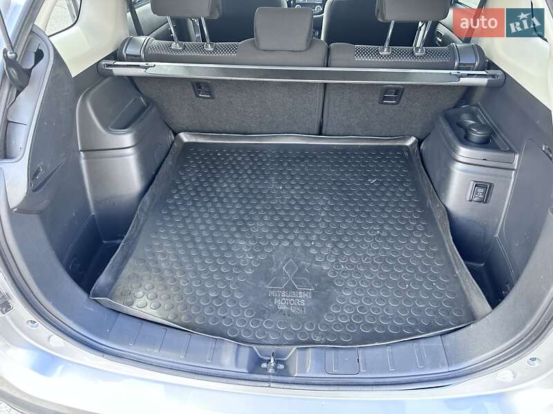 Внедорожник / Кроссовер Mitsubishi Outlander 2018 в Киеве