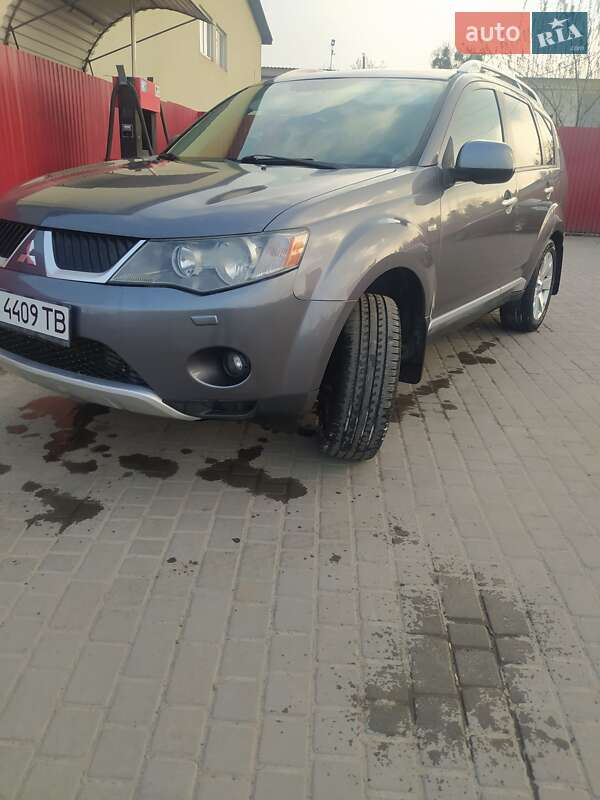 Внедорожник / Кроссовер Mitsubishi Outlander 2008 в Каменке-Бугской