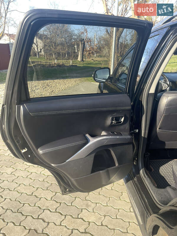 Внедорожник / Кроссовер Mitsubishi Outlander 2009 в Стрые