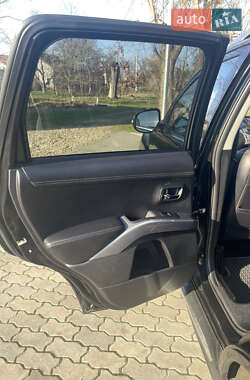 Внедорожник / Кроссовер Mitsubishi Outlander 2009 в 