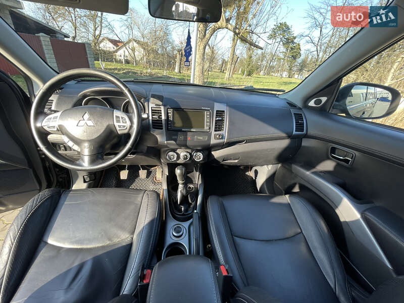 Внедорожник / Кроссовер Mitsubishi Outlander 2009 в Стрые