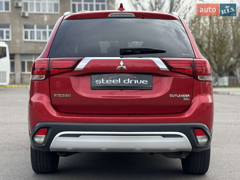 Внедорожник / Кроссовер Mitsubishi Outlander 2018 в Николаеве