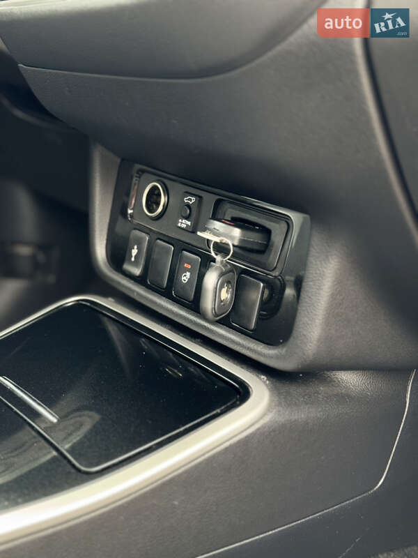 Внедорожник / Кроссовер Mitsubishi Outlander 2018 в Николаеве