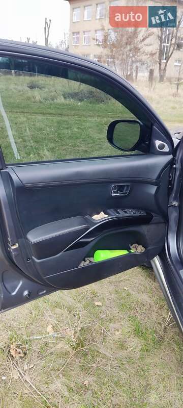 Позашляховик / Кросовер Mitsubishi Outlander 2010 в Харкові