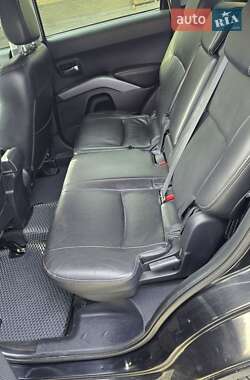 Внедорожник / Кроссовер Mitsubishi Outlander 2008 в 
