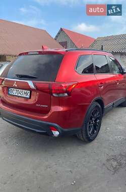 Внедорожник / Кроссовер Mitsubishi Outlander 2017 в Каменке-Бугской