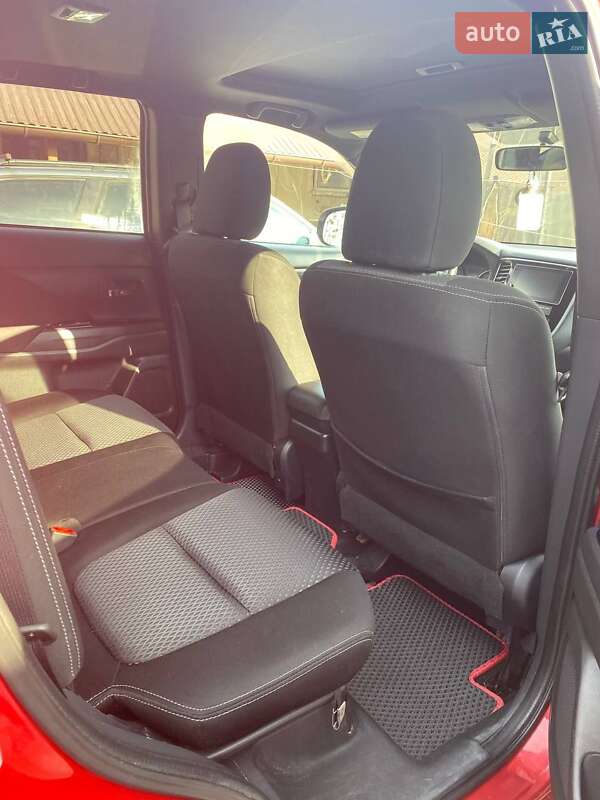 Позашляховик / Кросовер Mitsubishi Outlander 2017 в Кам'янці-Бузькій