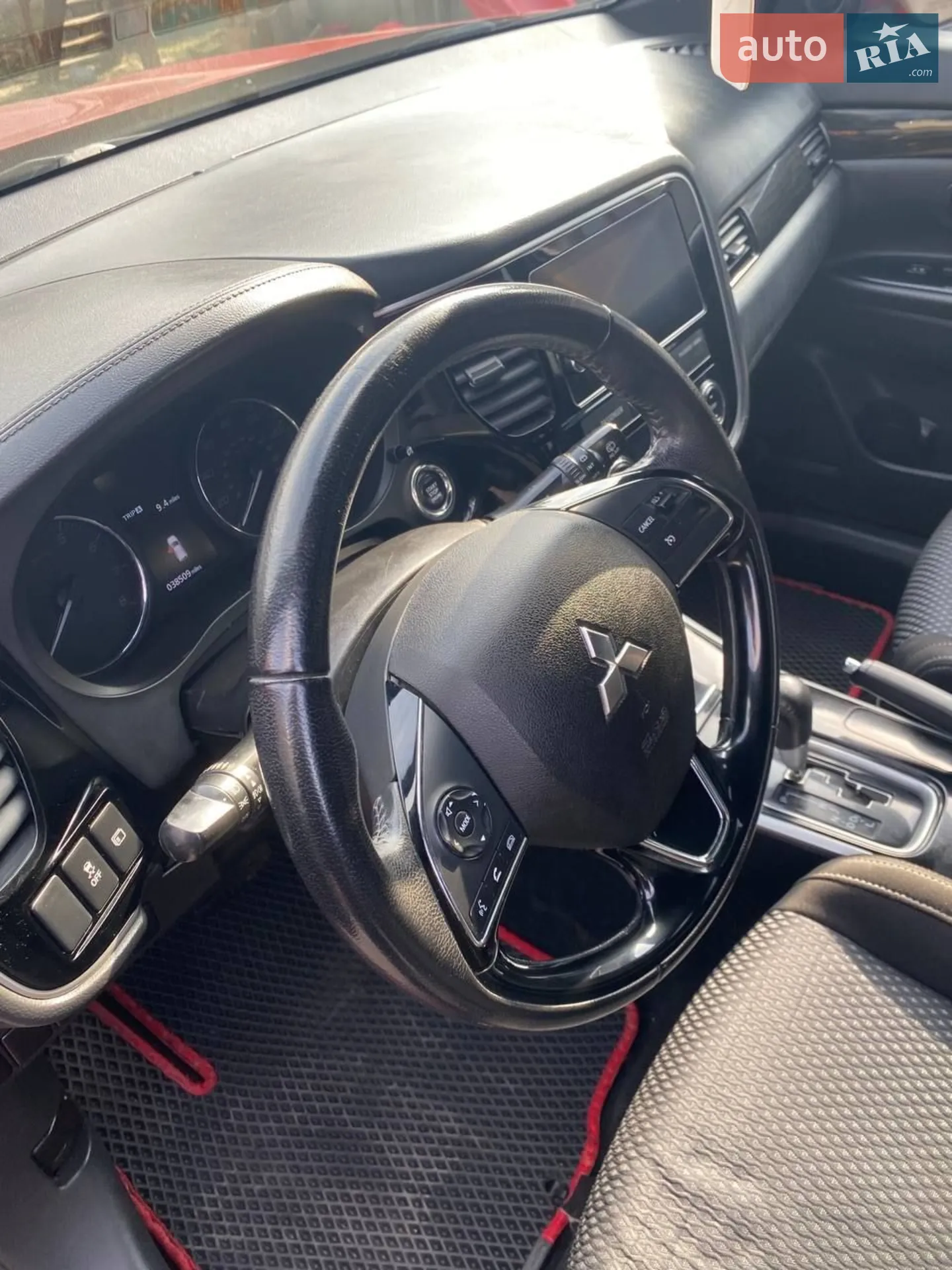 2017 Mitsubishi Outlander - мініатюра 28