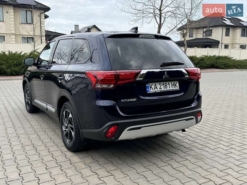 Позашляховик / Кросовер Mitsubishi Outlander 2021 в Одесі