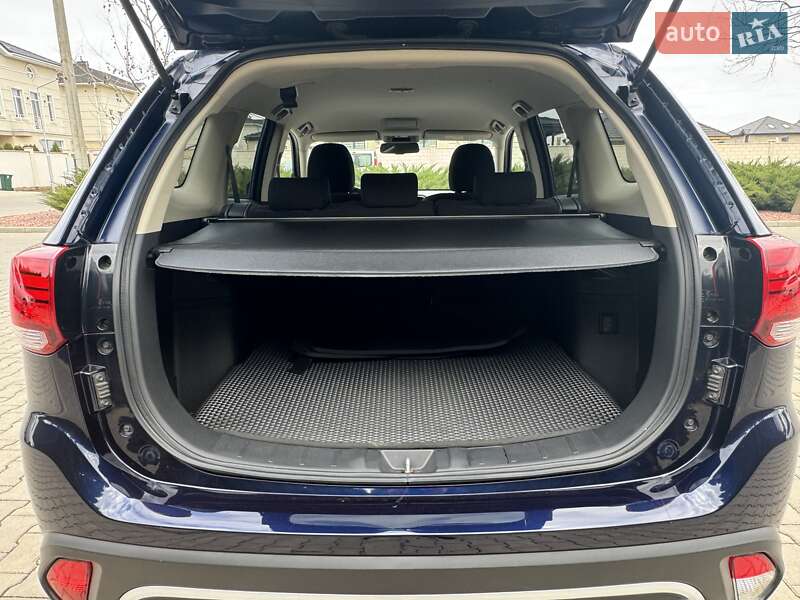 Позашляховик / Кросовер Mitsubishi Outlander 2021 в Одесі
