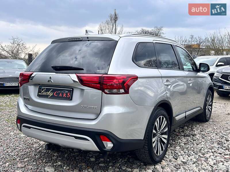 Позашляховик / Кросовер Mitsubishi Outlander 2018 в Одесі