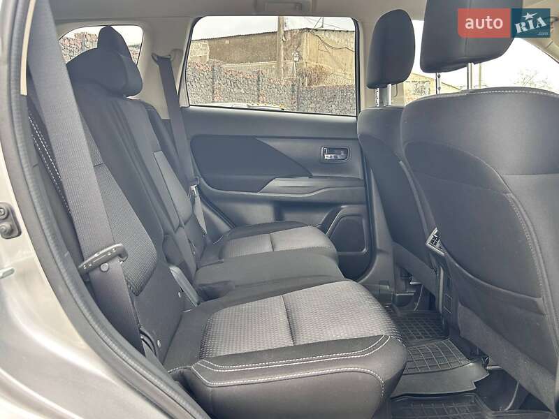Позашляховик / Кросовер Mitsubishi Outlander 2018 в Одесі