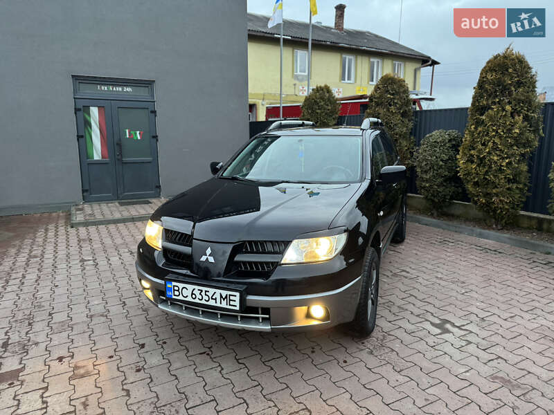Внедорожник / Кроссовер Mitsubishi Outlander 2005 в 