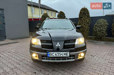 Внедорожник / Кроссовер Mitsubishi Outlander 2005 в 