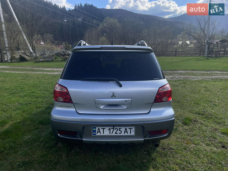 Внедорожник / Кроссовер Mitsubishi Outlander 2005 в Яремче