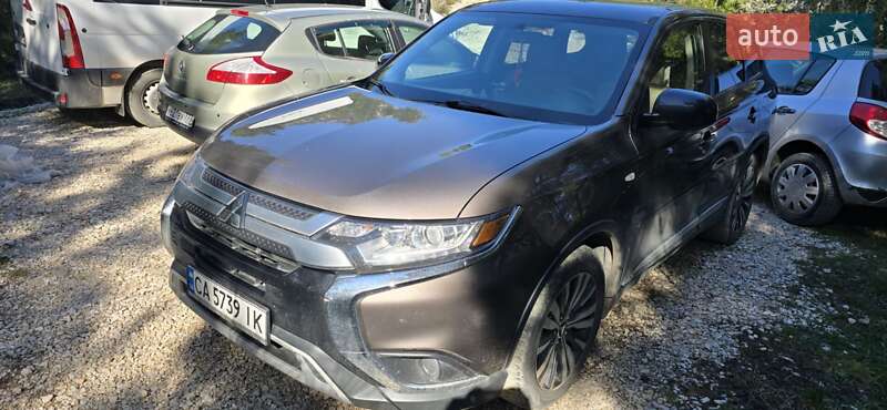 Внедорожник / Кроссовер Mitsubishi Outlander 2019 в Мукачево фото 6 Внедорожник / Кроссовер Mitsubishi Outlander 2019 в Мукачево