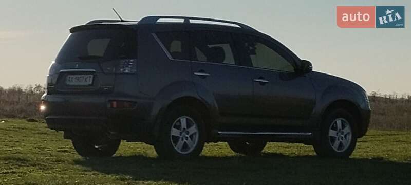 Внедорожник / Кроссовер Mitsubishi Outlander 2010 в Харькове