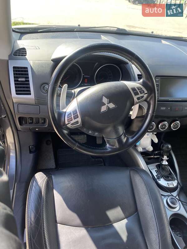 Позашляховик / Кросовер Mitsubishi Outlander 2010 в Дрогобичі