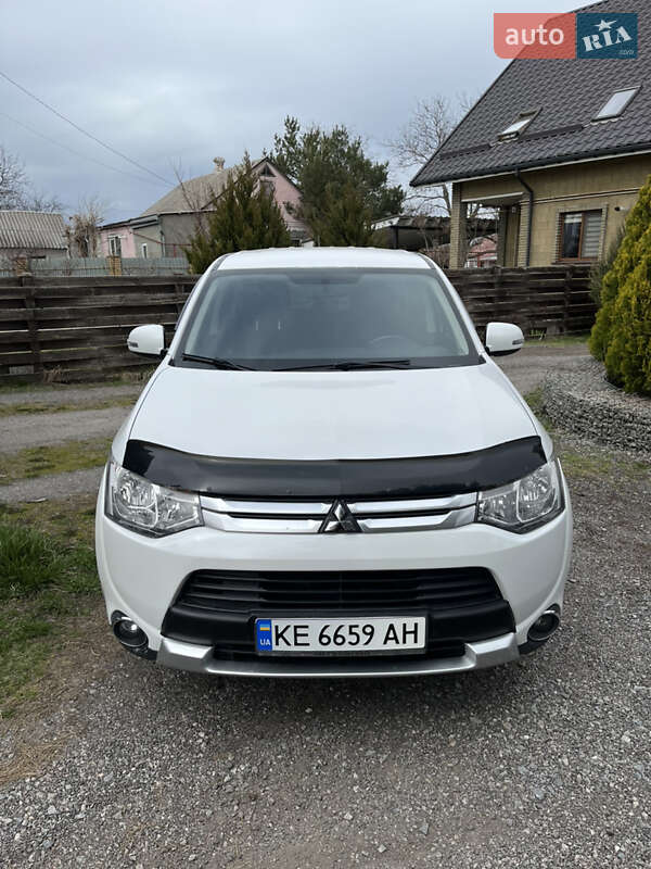 Mitsubishi Outlander 2014